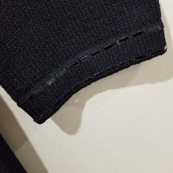 ST. JOHN Santana Knit Sweater Size 14 Black V-Neck Center Bow Clasp Long Sleeve - Picture 6 of 12